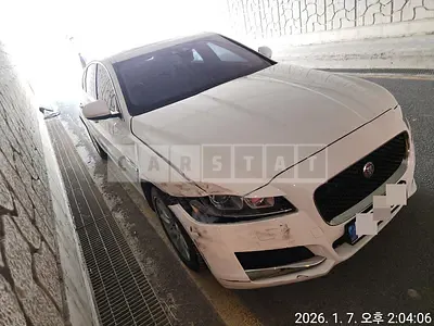 Photo 1 of 7: 2017 Jaguar XF 20d — Korean insurance auction