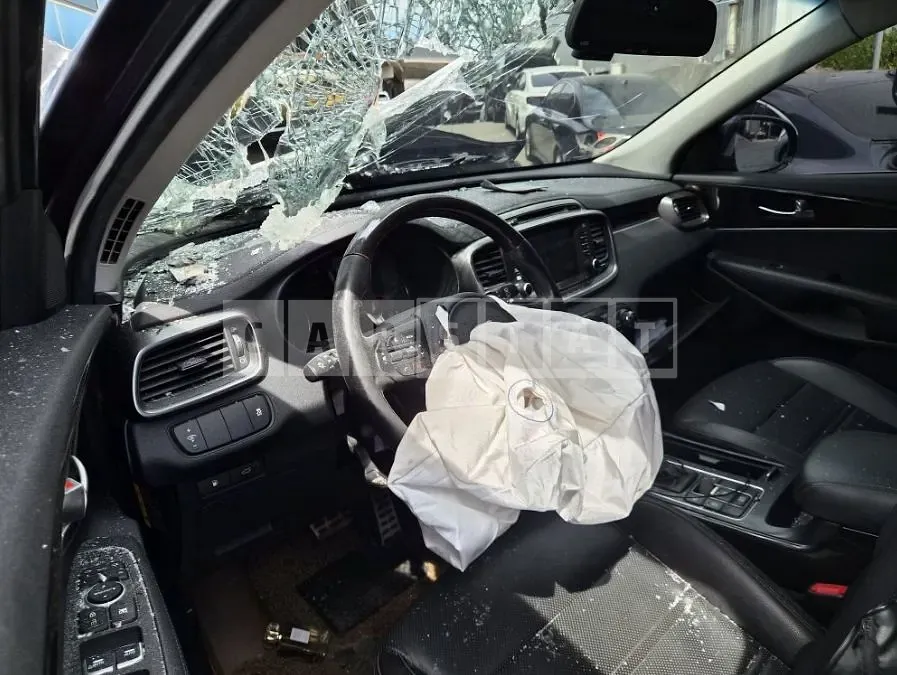 Photo 2 of 9: 2017 Kia Sorento 2.0 — Korean insurance auction