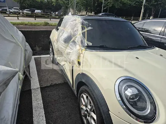 Photo 2 of 27: 2019 MINI Cooper — Korean insurance auction
