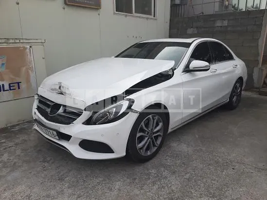Photo 2 of 8: 2017 Mercedes-Benz C 200 — Korean insurance auction