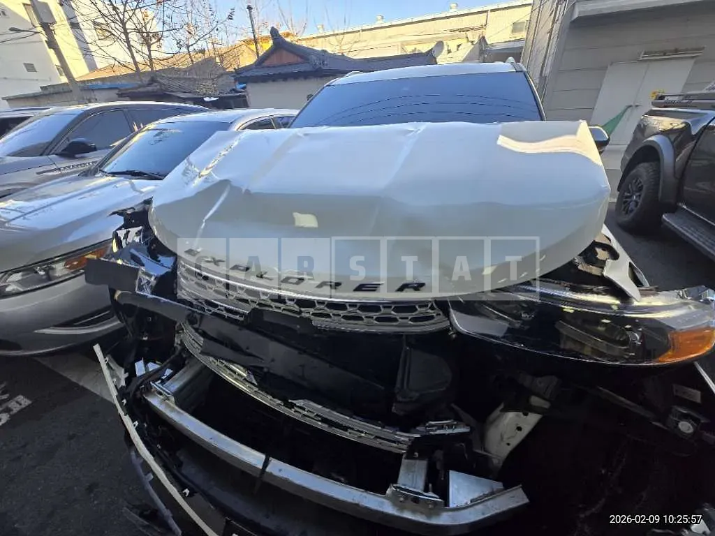 Photo 2 of 9: 2020 Ford Explorer 2.3 — Korean insurance auction