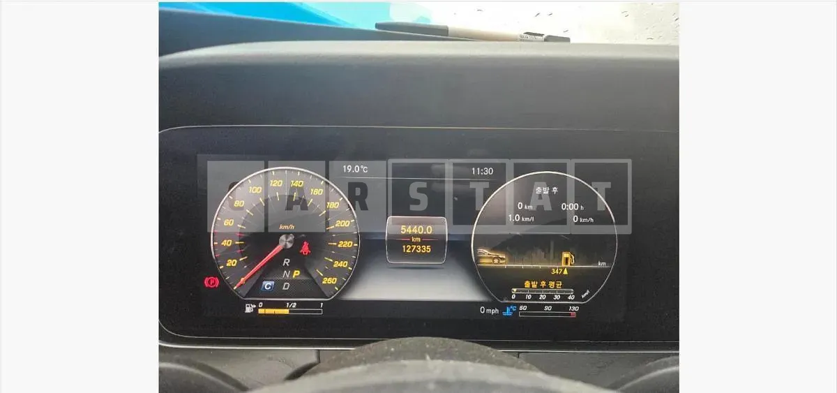 Photo 2 of 13: 2017 Mercedes-Benz E300 4Matic — Korean insurance auction