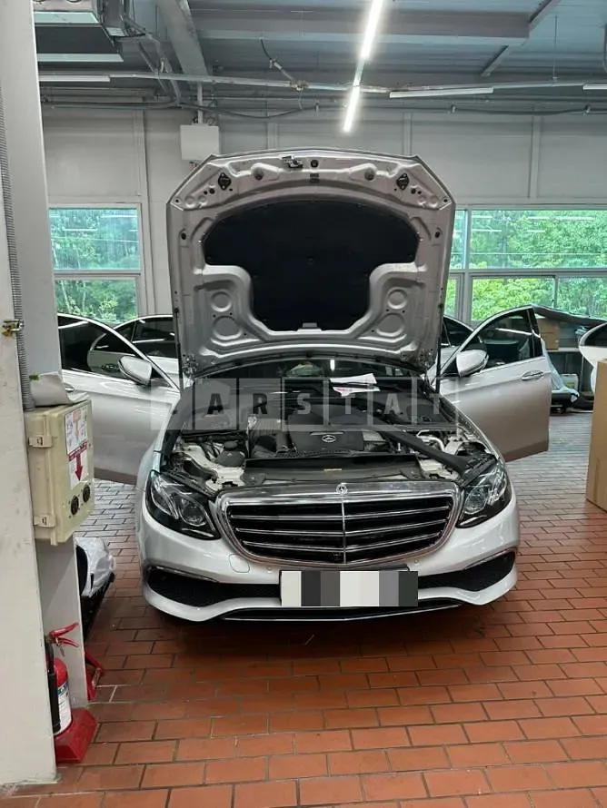 Photo 2 of 6: 2018 Mercedes-Benz E300 4Matic — Korean insurance auction