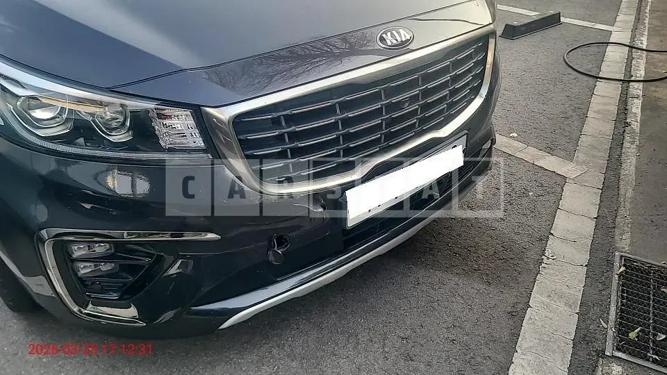 Photo 2 of 34: 2019 Kia Carnival, VIN KNAME81ABKS598454 — Korean insurance auction