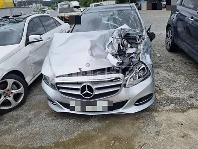 Photo 1 of 16: 2015 Mercedes-Benz E250 BlueTec 4Matic, VIN WDDHF9HB8FB105996 — Korean insurance auction