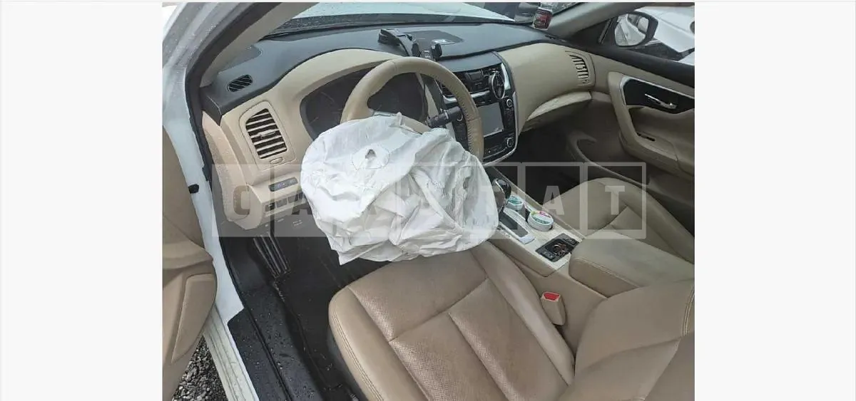 Photo 2 of 10: 2018 Nissan Altima 2.5 — Korean insurance auction