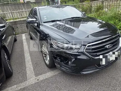 Photo 1 of 15: 2015 Ford Taurus — Korean insurance auction