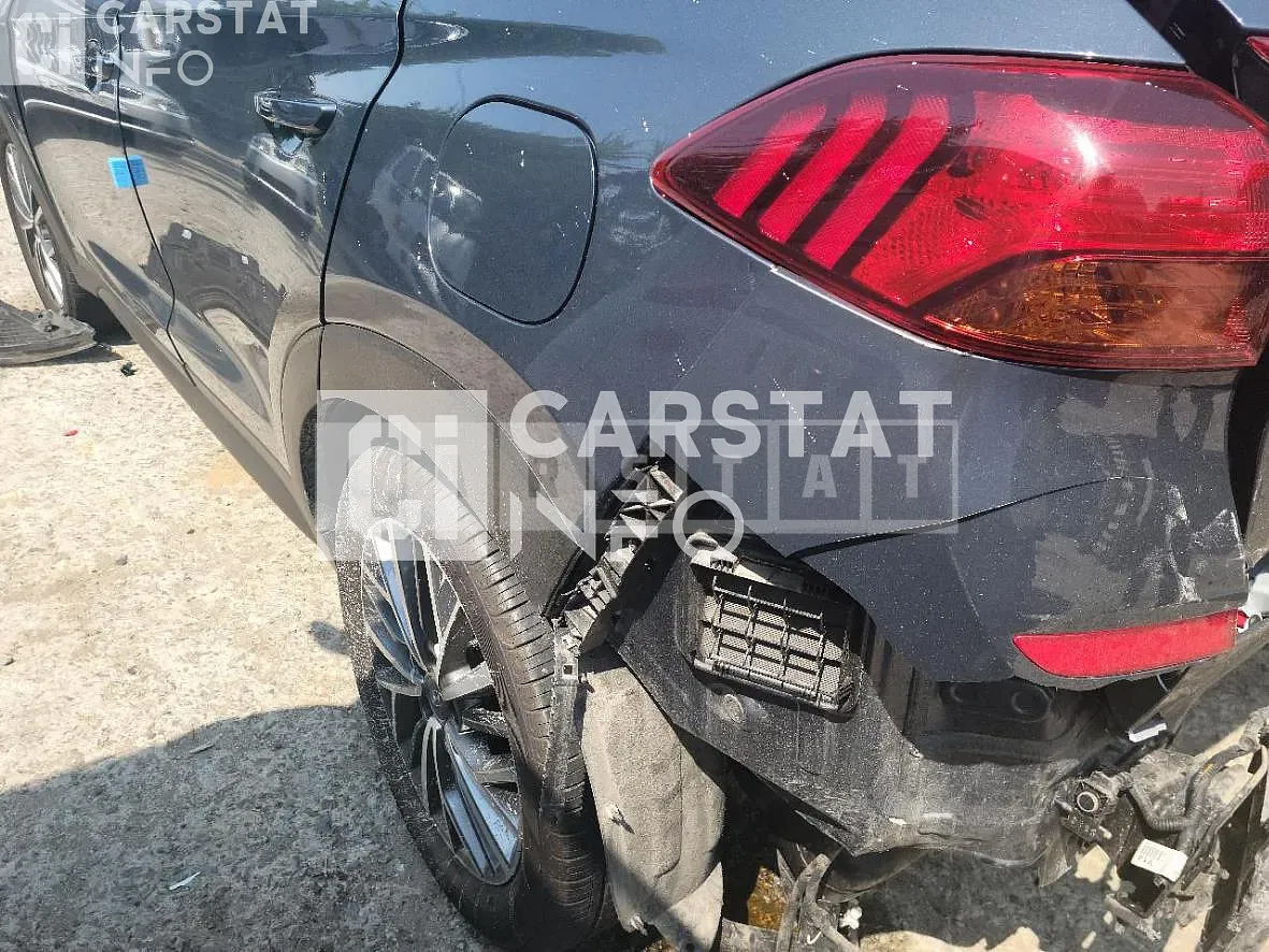 Photo 2 of 21: 2020 Hyundai Tucson, VIN KMHJ281ABLU209211 — Korean insurance auction