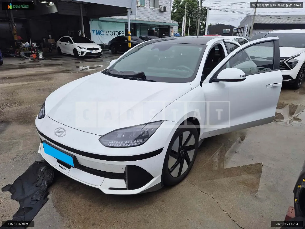 Photo 2 of 14: 2023 Hyundai IONIQ 6, VIN KMHM241CPPA027059 — Korean insurance auction