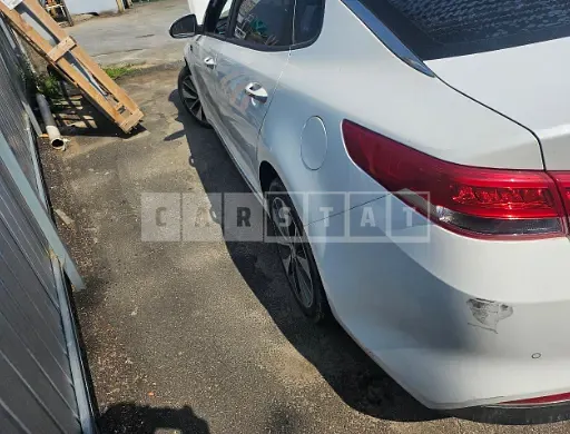 Photo 2 of 11: 2018 Kia K5 — Korean insurance auction
