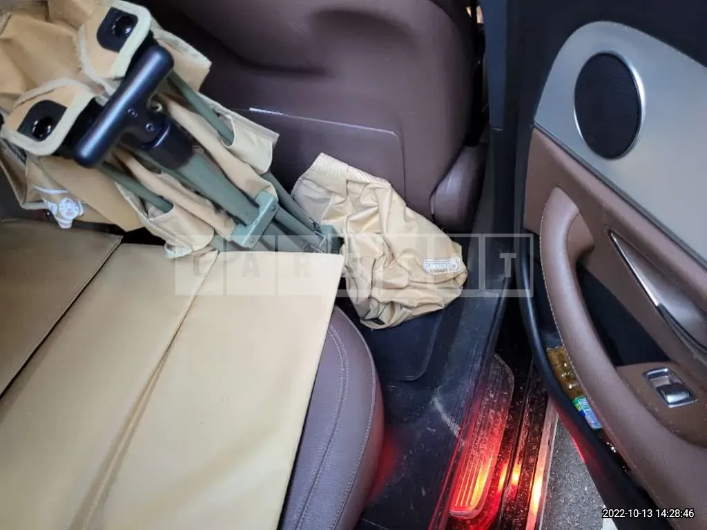Photo 2 of 18: 2020 Mercedes-Benz E250, VIN WDDZF4FB5LA701529 — Korean insurance auction