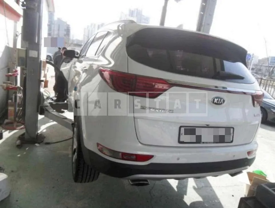 Photo 2 of 29: 2017 Kia Sportage — Korean insurance auction
