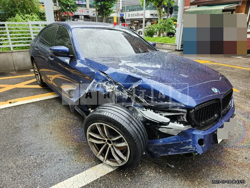 Photo 2 of 7: 2017 BMW 520d, VIN WBAJC3102HG855245 — Korean insurance auction