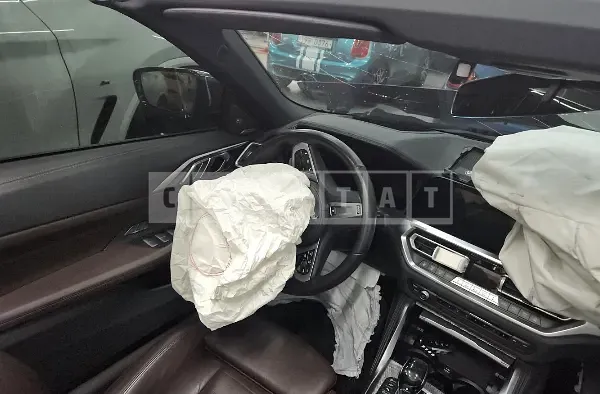 Photo 2 of 24: 2021 BMW 420i Convertible, VIN WBA71AT00MCG10885 — Korean insurance auction