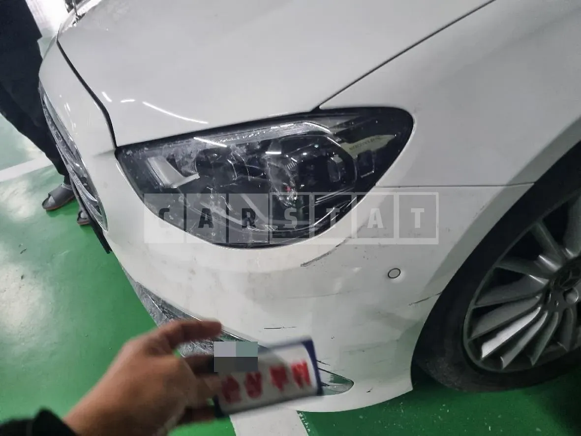 Photo 3 of 3: 2023 Mercedes-Benz (parts) E220 d 4Matic Head — Korean insurance auction