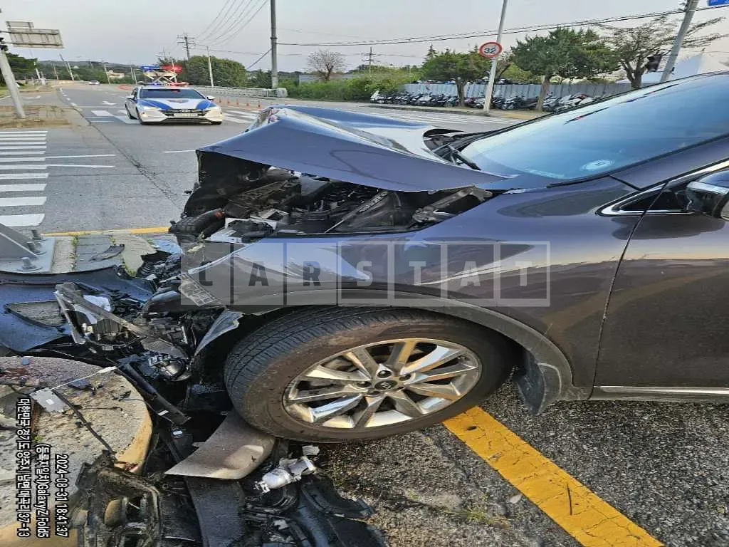 Photo 2 of 6: 2016 Kia Sorento — Korean insurance auction