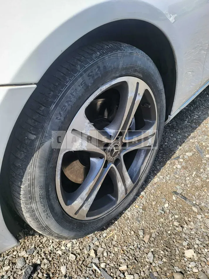 Photo 2 of 13: 2019 Mercedes-Benz E220d — Korean insurance auction