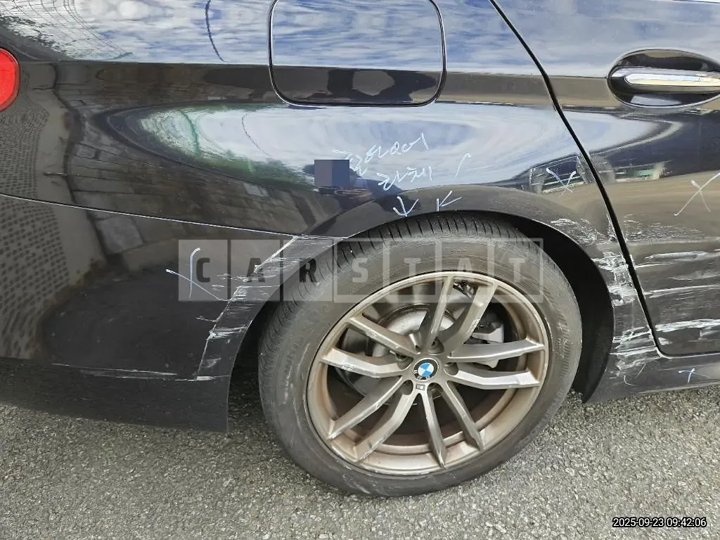 Photo 2 of 22: 2018 BMW 520d xDrive — Korean insurance auction