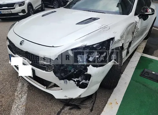 Photo 2 of 41: 2021 Kia Stinger, VIN KNAE351DBMS098312 — Korean insurance auction