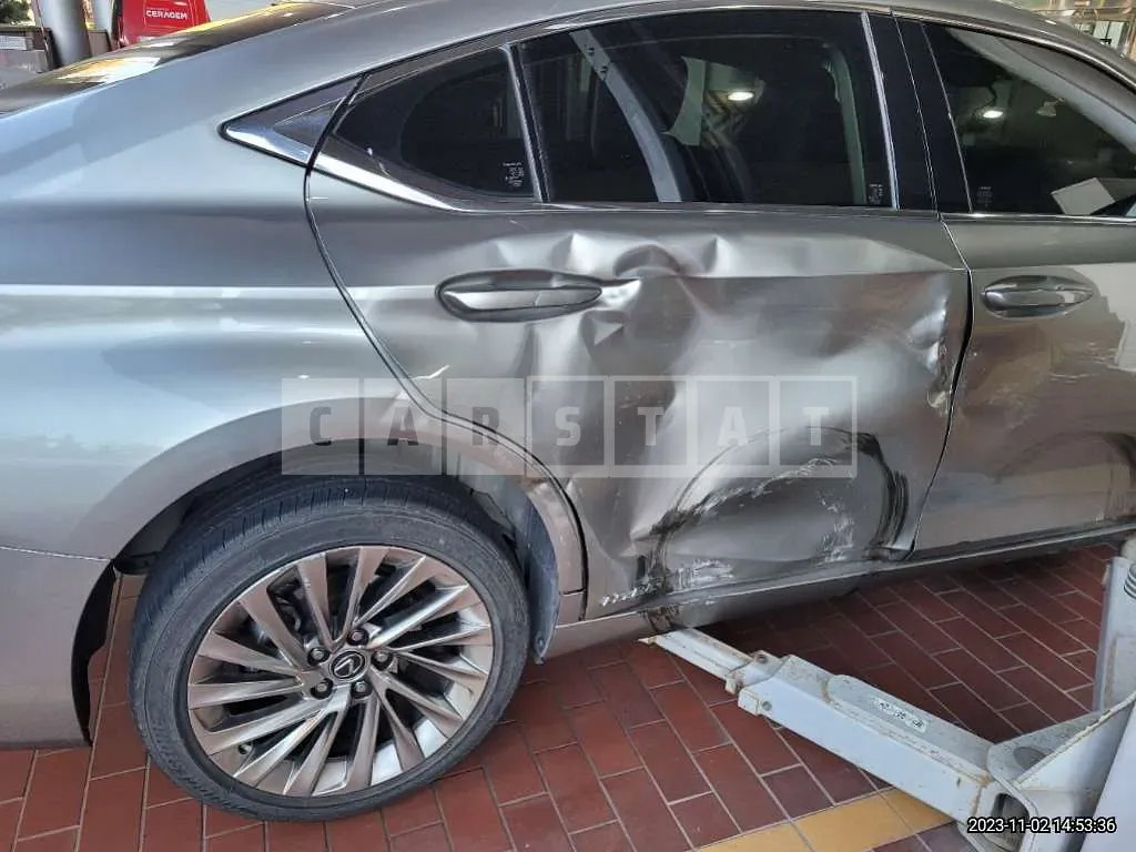 Photo 2 of 20: 2019 Lexus ES300h, VIN JTHB21B1XK2015318 — Korean insurance auction