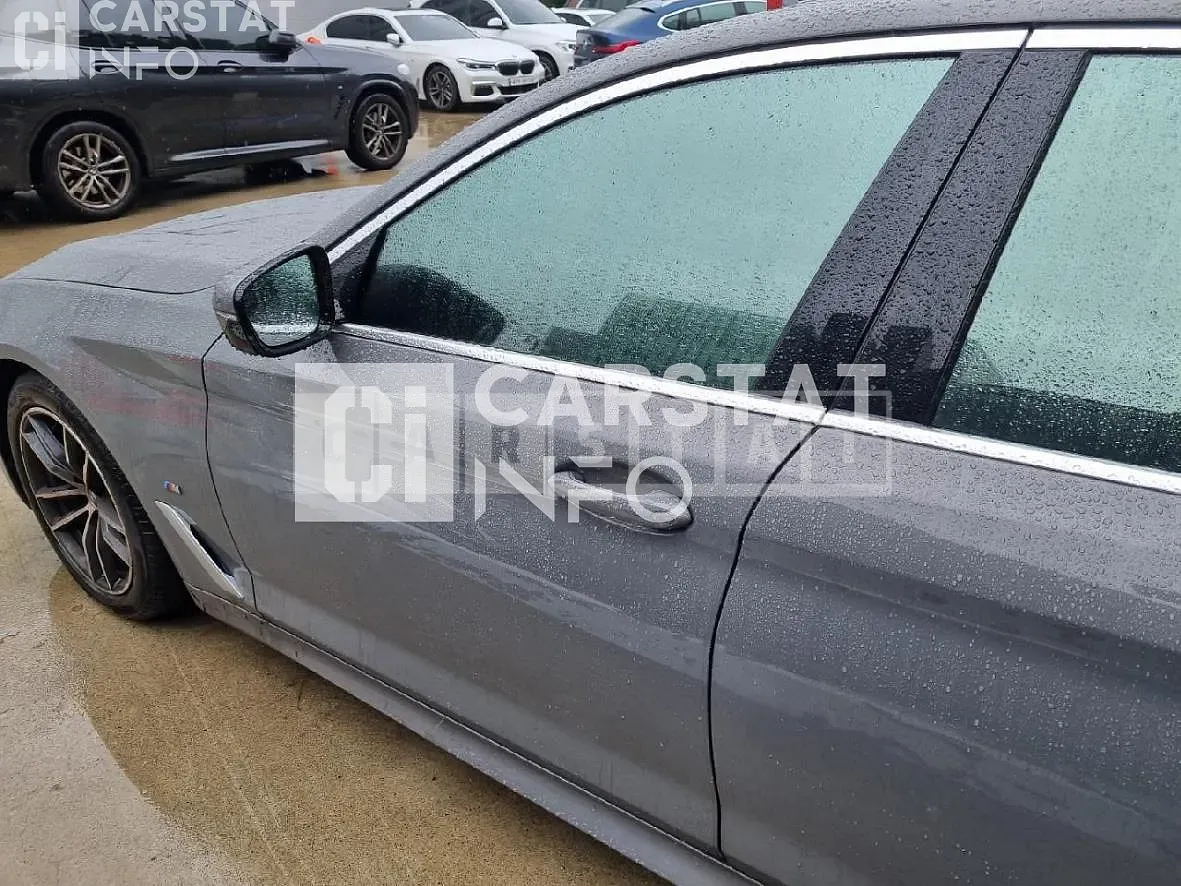 Photo 2 of 27: 2022 BMW 520i, VIN WBA11BH04NCH72069 — Korean insurance auction