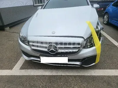 Photo 1 of 37: 2017 Mercedes-Benz E220d, VIN WDDZF0EB7HA027028 — Korean insurance auction