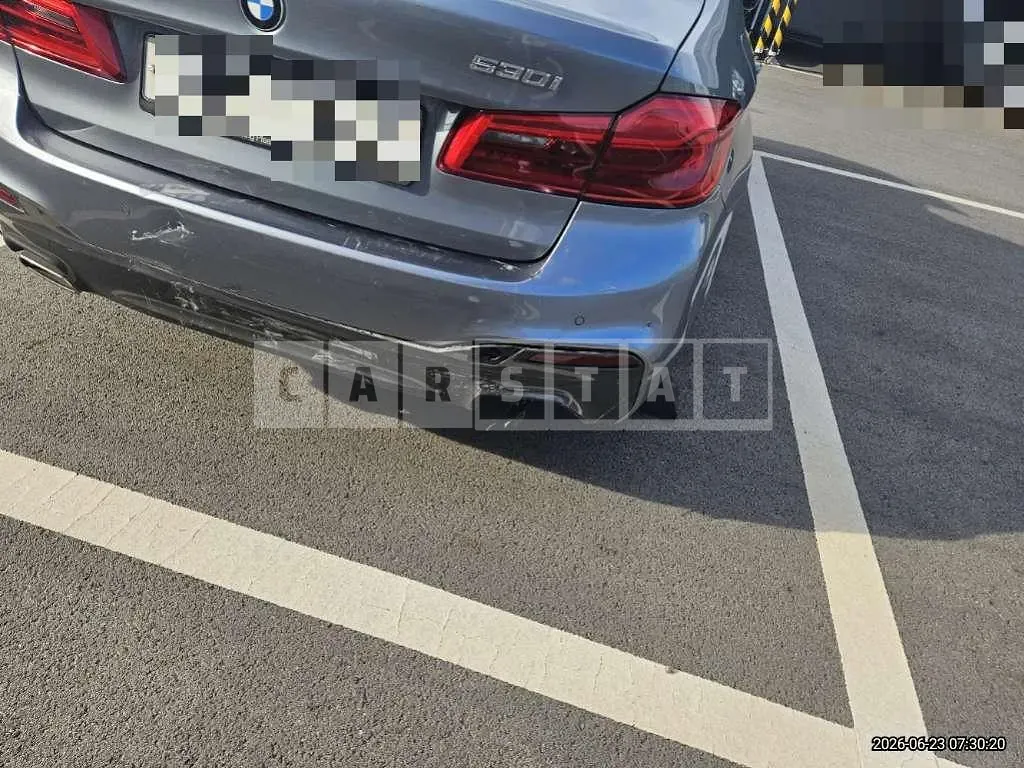 Photo 2 of 9: 2018 BMW 530i xDrive — Korean insurance auction