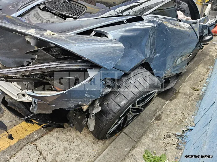 Photo 2 of 26: 2017 Mclaren 720S Coupe — Korean insurance auction