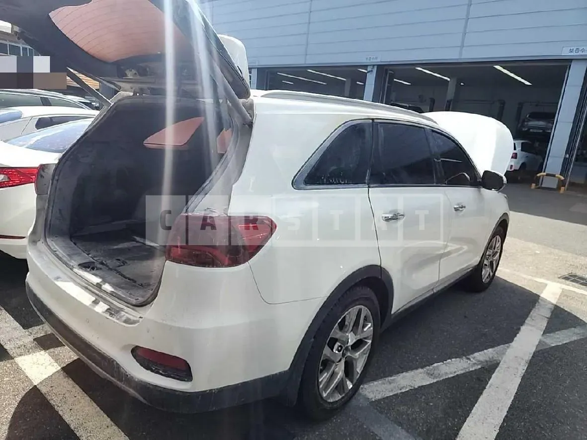Photo 2 of 14: 2019 Kia Sorento — Korean insurance auction