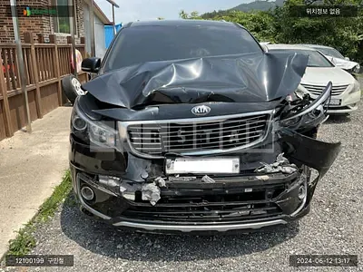 Photo 1 of 9: 2017 Kia Carnival, VIN KNAMC81ABJS357187 — Korean insurance auction