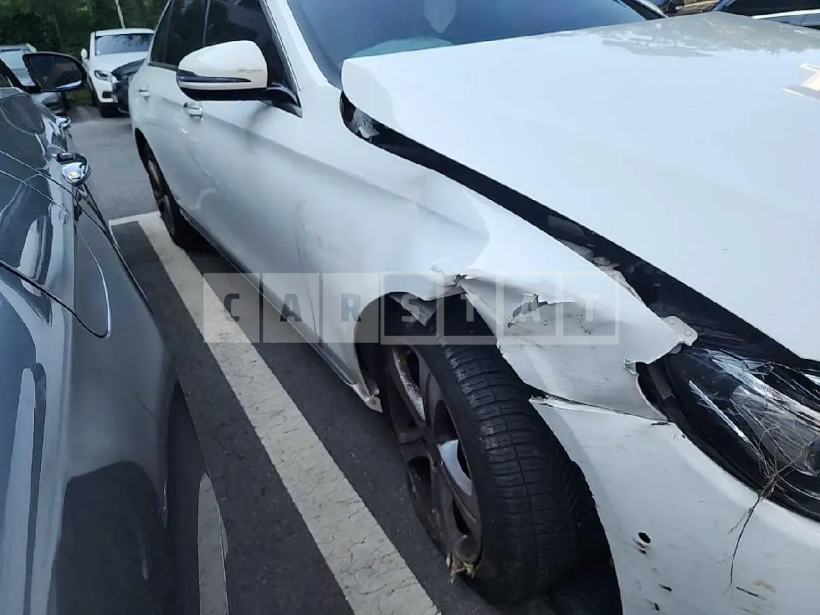 Photo 2 of 22: 2018 Mercedes-Benz E 200 — Korean insurance auction