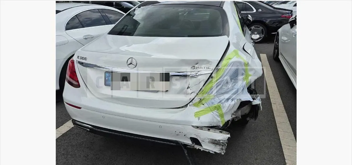 Photo 2 of 9: 2016 Mercedes-Benz E300 — Korean insurance auction