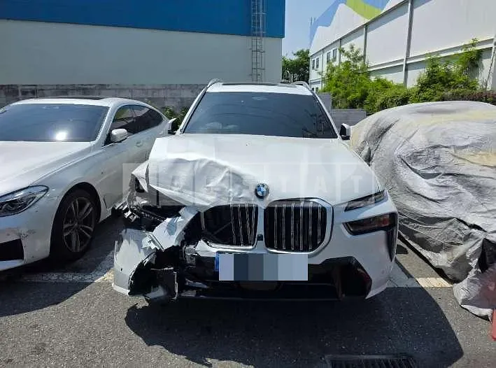 Photo 2 of 12: 2024 BMW X7 xDrive40i — Korean insurance auction