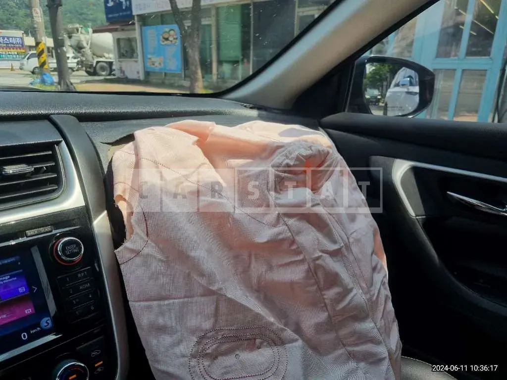 Photo 2 of 14: 2018 Nissan Altima 2.5, VIN 1N4AL3AP9JC200342 — Korean insurance auction