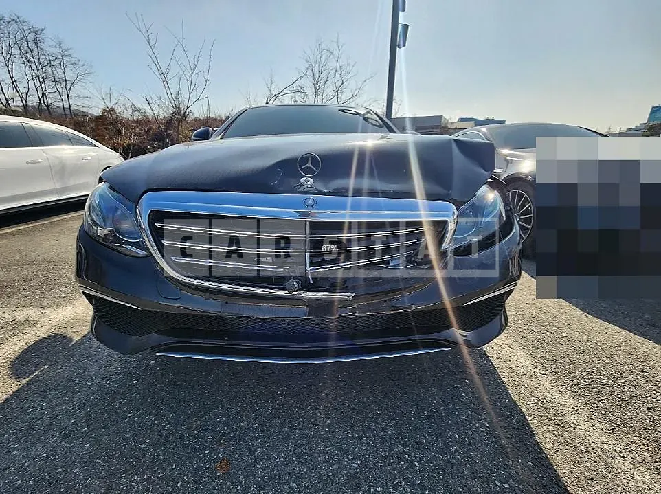Photo 2 of 36: 2016 Mercedes-Benz E300 4Matic, VIN WDDZF4KB0HA080276 — Korean insurance auction