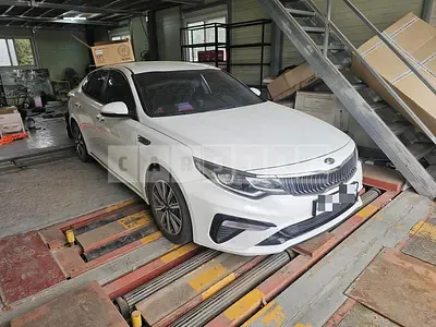 Photo 1 of 11: 2018 Kia K5 — Korean insurance auction