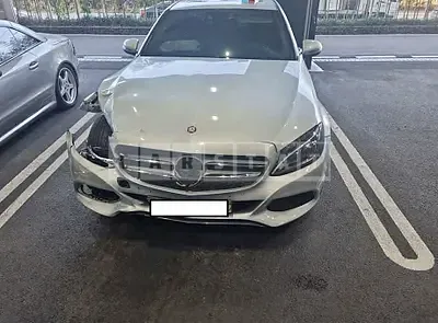 Photo 1 of 9: 2016 Mercedes-Benz C 200, VIN WDDWF4CB7GF225011 — Korean insurance auction