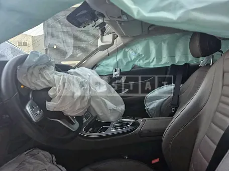 Photo 2 of 10: 2019 Mercedes-Benz E220d — Korean insurance auction