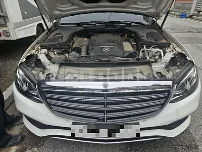Photo 1 of 10: 2018 Mercedes-Benz E300 4Matic — Korean insurance auction