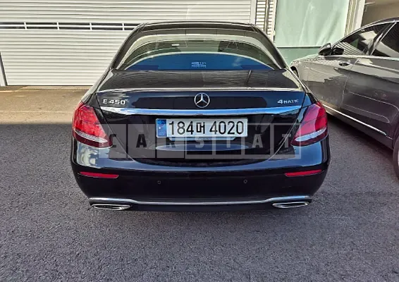 Photo 2 of 14: 2018 Mercedes-Benz E 400 4MAIC — Korean insurance auction
