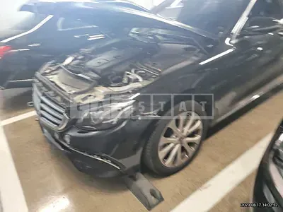 Photo 1 of 37: 2019 Mercedes-Benz E300 4Matic, VIN WDDZF4KB2KA669532 — Korean insurance auction