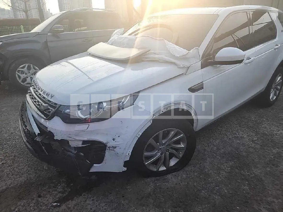 Photo 2 of 9: 2018 Land Rover Discovery Sport 2.0d, VIN SALCA2BN0JH758270 — Korean insurance auction