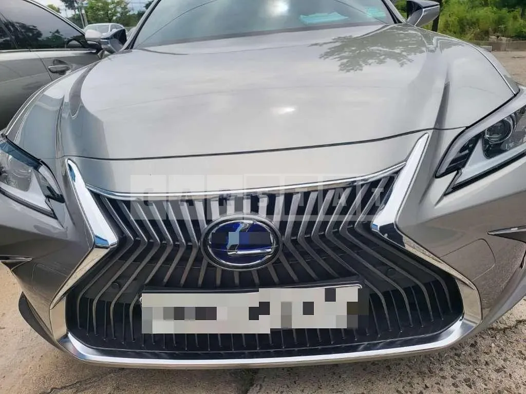 Photo 2 of 26: 2018 Lexus ES300h — Korean insurance auction