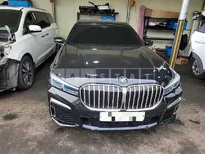 2020 BMW 740Li xDrive M Sport Package