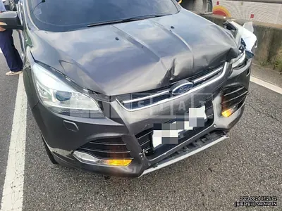 Photo 1 of 2: 2016 Ford Kuga 2.0 AWD — Korean insurance auction