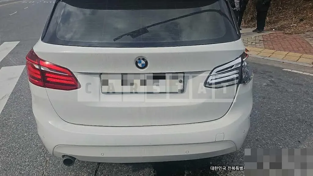 Photo 2 of 13: 2016 BMW Active Tourer — Korean insurance auction