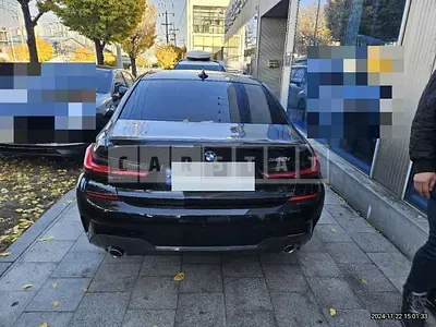 Photo 1 of 21: 2021 BMW 320i — Korean insurance auction