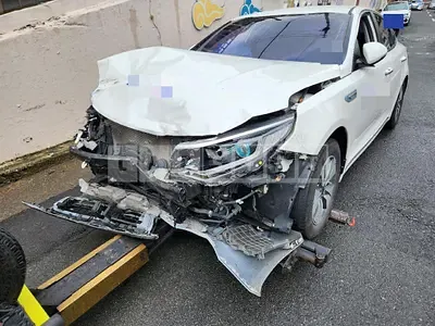 Photo 1 of 7: 2016 Kia K5 Hybrid, VIN KNAGU41CBGA003415 — Korean insurance auction