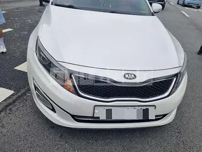 Photo 1 of 6: 2015 Kia K5 — Korean insurance auction