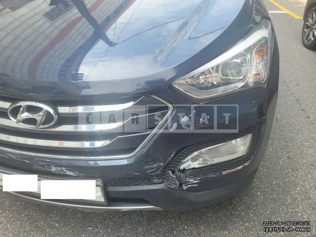Photo 2 of 9: 2015 Hyundai Santa Fe, VIN KMHSW81UBFU467785 — Korean insurance auction